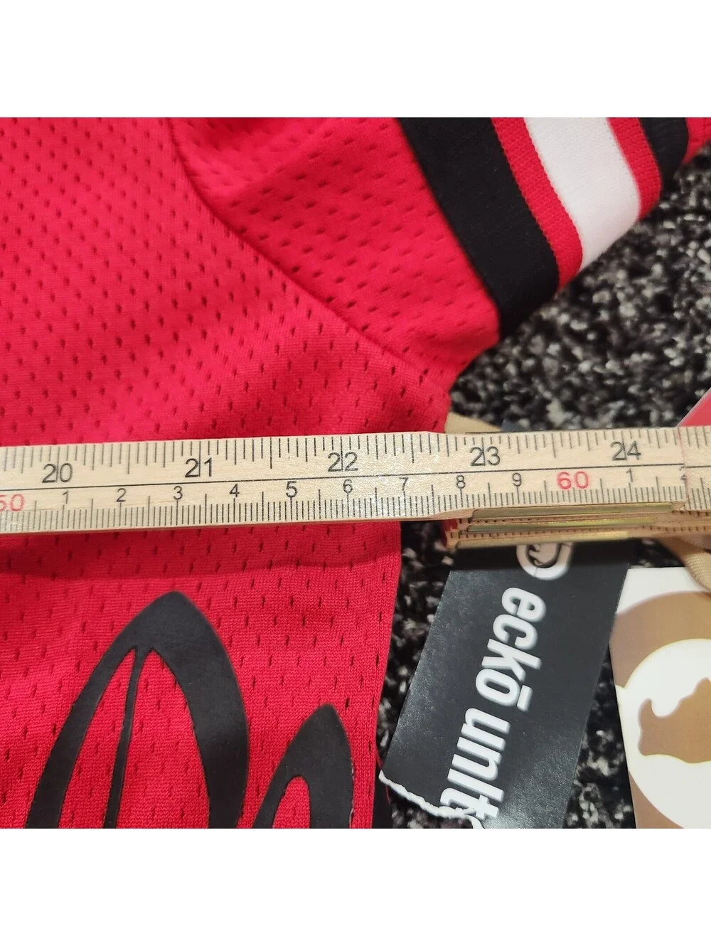 ECKO UNLTD Mesh Jersey T Shirt Mens Medium Red Streetwear Graphic Rhino Y2K NWT